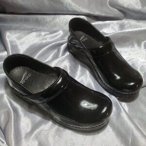 DANSKO black patent clog work shoes SZ 37 Narrow - NICE!!